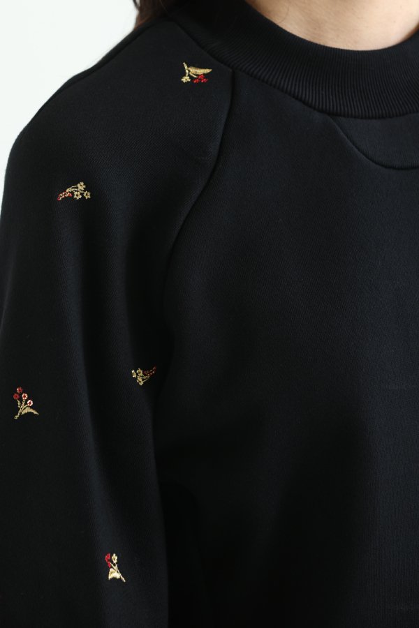 Mame Kurogouchi(マメ) Floral Motif Embroidered Sweatshirts 