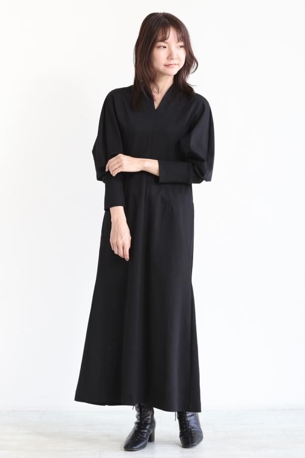 Mame Kurogouchi(マメ) V-Neck Classic Cotton Dress BLACK - YAMAROKU ...