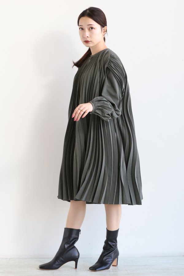 Mame Curved Pleated Dress - navy - ロングワンピース/マキシワンピース