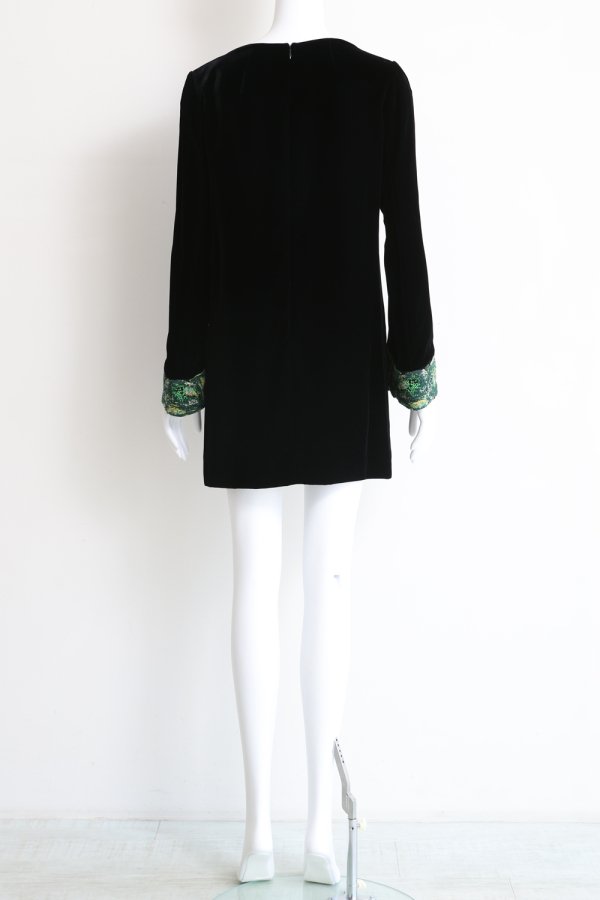 Mame Kurogouchi(マメ) Embroidered Velvet Plunge Mini Dress