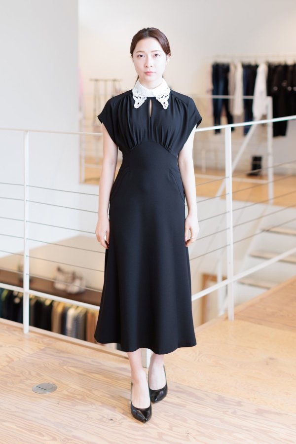 Mame Kurogouchi(マメ) BackSatin Crepe Georgette Embroidered Collar Flared  Dress - YAMAROKU（ヤマロク） オンラインストア