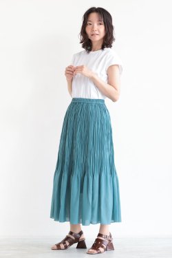 <img class='new_mark_img1' src='https://img.shop-pro.jp/img/new/icons20.gif' style='border:none;display:inline;margin:0px;padding:0px;width:auto;' />ADAWAS(凉) NATURAL PLEATED SKIRT  SAGE