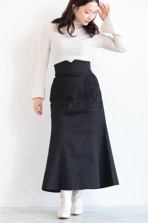 Mame Kurogouchi(マメ) Cord Embroidery Detail Denim Skirt - YAMAROKU（ヤマロク）  オンラインストア