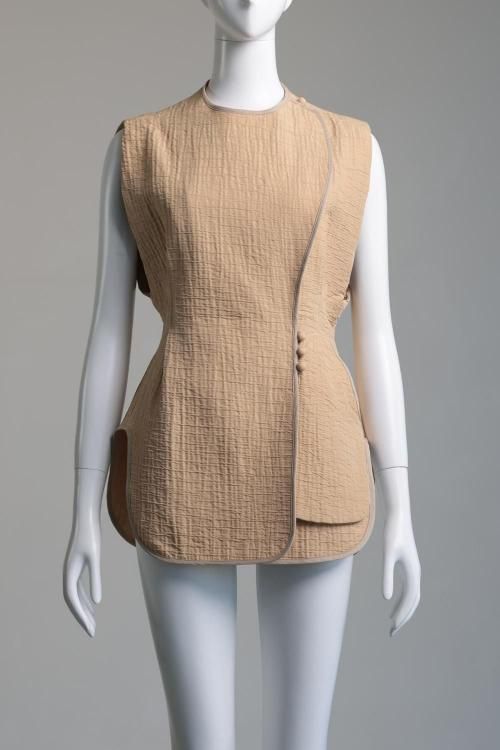 Mame Kurogouchi(マメ) Grain Finish Flap Front Vest BEIGE