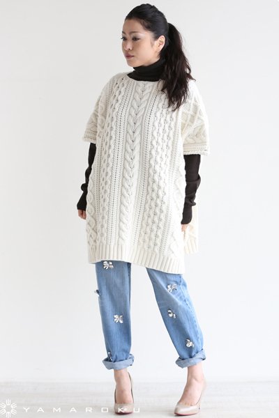 Laula(ラウラ) ケーブルニットポンチョ OFF WHITE | Laula（ラウラ）