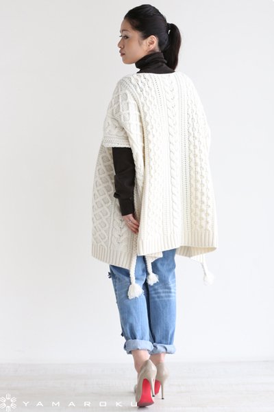 Laula(ラウラ) ケーブルニットポンチョ OFF WHITE | Laula（ラウラ）