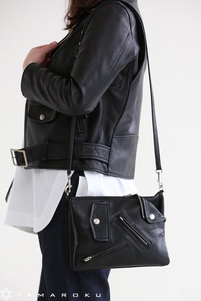 beautiful people（ビューティフルピープル）shrink leather W clutch