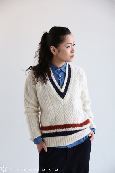 iliann loeb(イリアンローヴ) BLUE FACE CASHMERE pullover off white