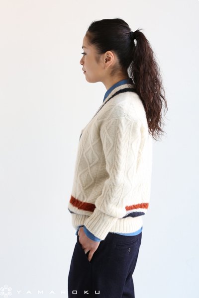 iliann loeb(イリアンローヴ) BLUE FACE CASHMERE pullover off white