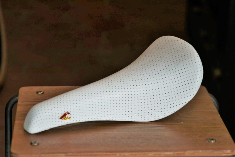 CINELLI/チネリ 】 VOLARE SADDLE（ヴォラーレ サドル） WHITE