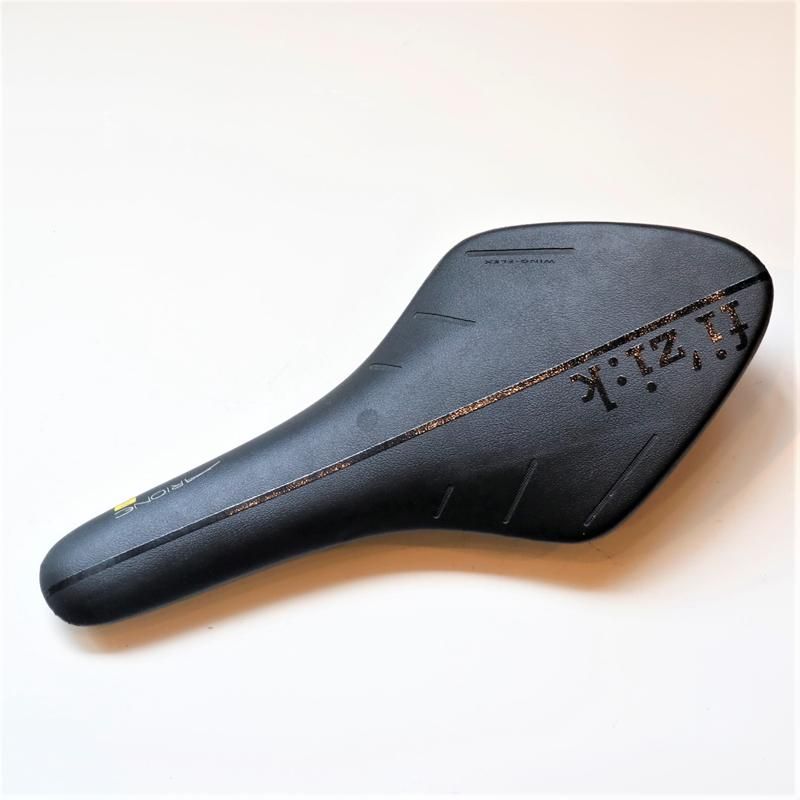 中古】 fizik (フィジーク) ARIONE 00 Saddle （アリオネ 00 サドル