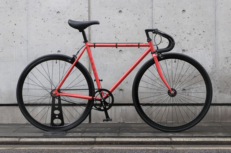 【在庫SALE / セール】【2022-2023年モデル】FUJI (フジ) FEATHER（フェザー）ピストバイク -  中古スポーツ車・中古自転車・新車 京都の自転車販売 オンラインショッピング| サイクルショップエイリン
