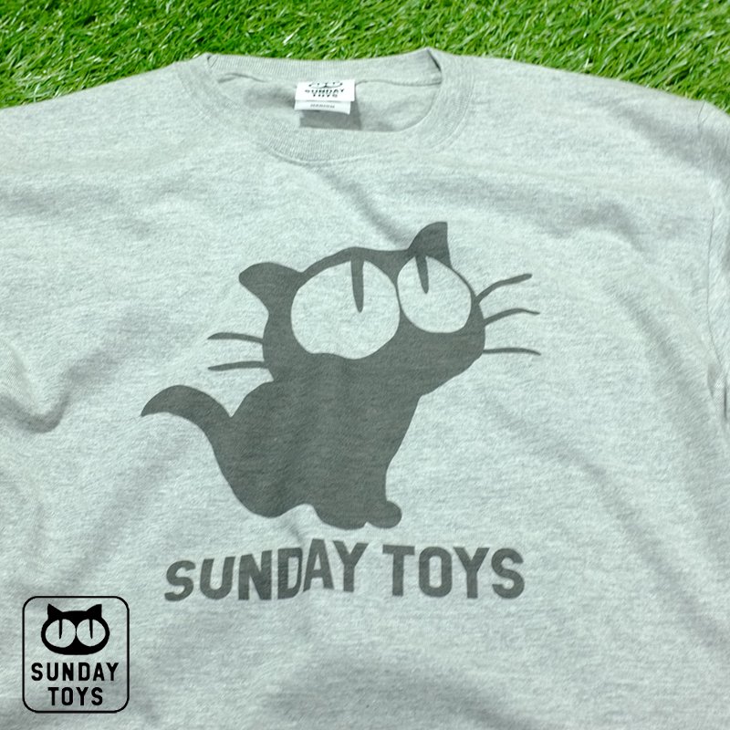 SUNDAY TOYS 見上げる黒猫 Tシャツヘビーウェイト半袖Tシャツ-鎌倉の