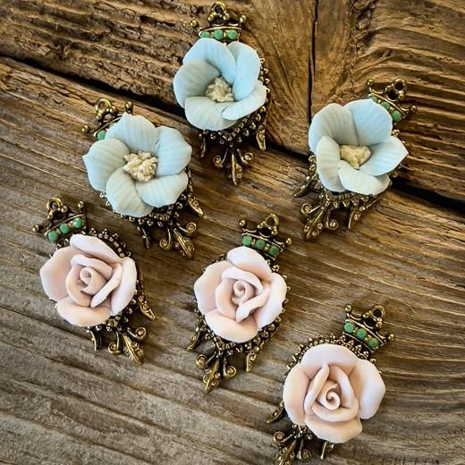 アンティーク　金彩　花紋　飾り花入れ アンティーク 金彩 花紋 飾り花入れ アンティーク 金彩 花紋