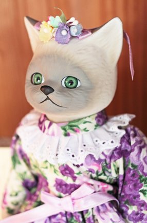 【 Goebel 】ゲーベル社製ネコのビスクドール シャム猫トーティーポイント 
