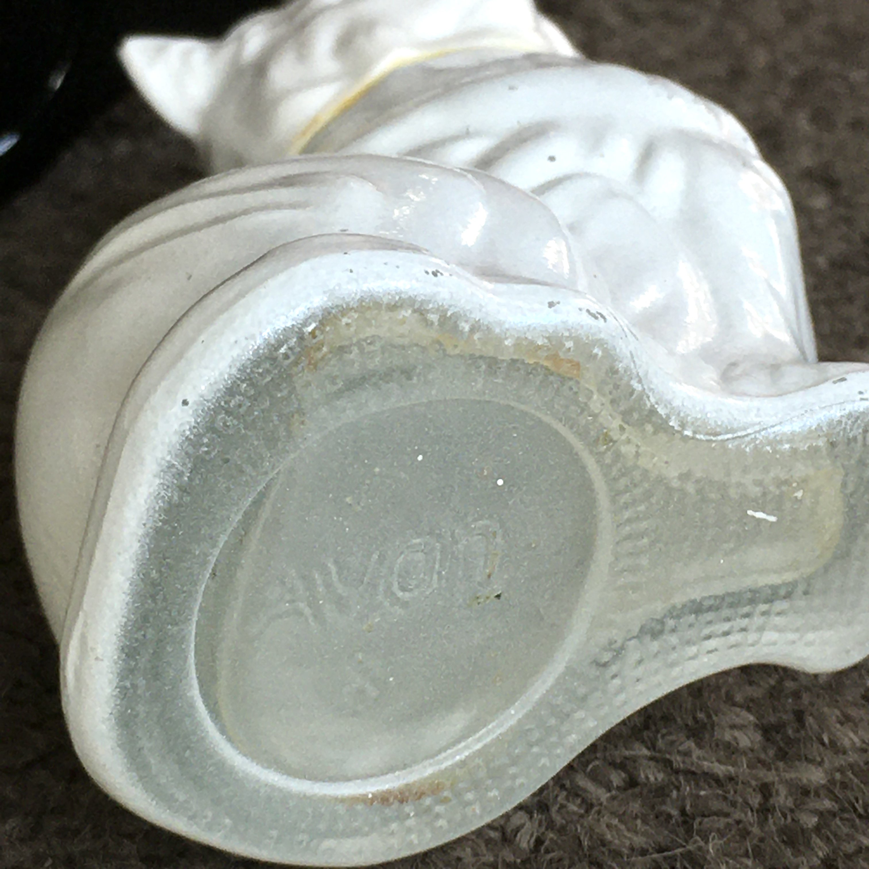 【 AVON 】 エイボン白猫のコロンボトル（香水瓶）ヴィンテージ・アンティーク