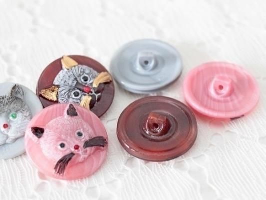 ネコのガラスボタン｜チェコ - 海外のアンティーク・ブロカント