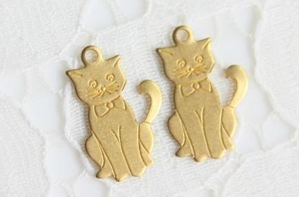 B7 猫 置物 キャット アクセサリー 真鍮 キーホルダー