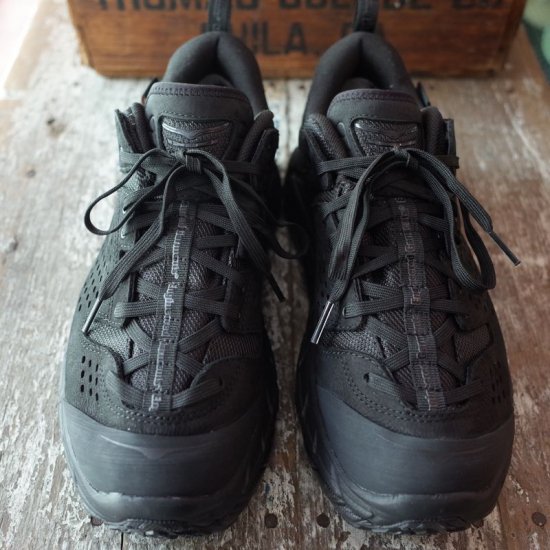 Engineered Garments(エンジニアードガーメンツ)|EGxHOKA TOR ULTRA LOW EG-BLACK - BEVERLY  HILLS CHICKEN