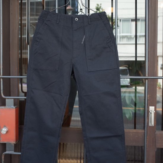 Engineered Garments (エンジニアードガーメンツ)|FATIGUE PANT - COTTON HERRINGBONE  TWILL-BLACK - BEVERLY HILLS CHICKEN