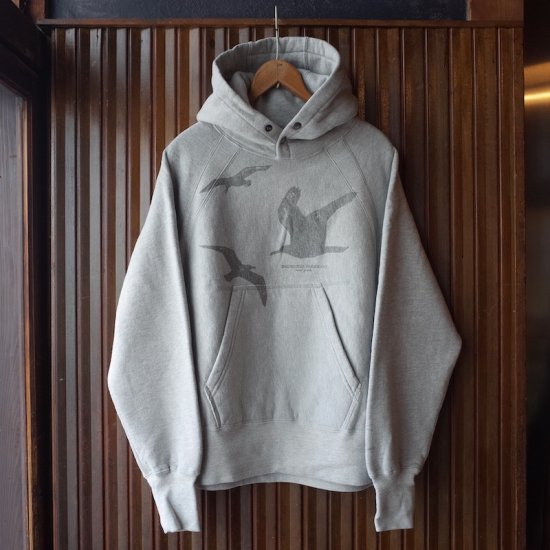 Engineered Garments (エンジニアードガーメンツ)|Raglan Hoodie-Cotton Heavy FleeceーSeagull  - BEVERLY HILLS CHICKEN