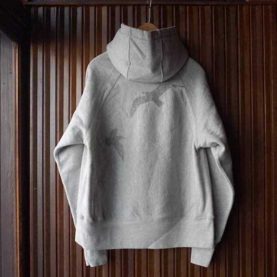 Engineered Garments (エンジニアードガーメンツ)|Raglan Hoodie-Cotton Heavy FleeceーSeagull  - BEVERLY HILLS CHICKEN