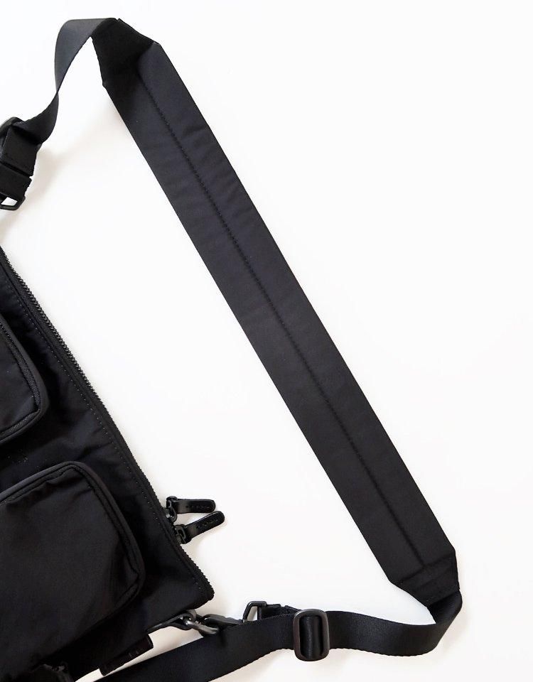 AMIACALVA】 GABARDINE BODY BAG [S] / Black｜kink online shop