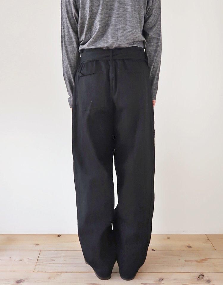 COMOLI】 デニムベルテッドパンツ / B01-03001｜kink online shop