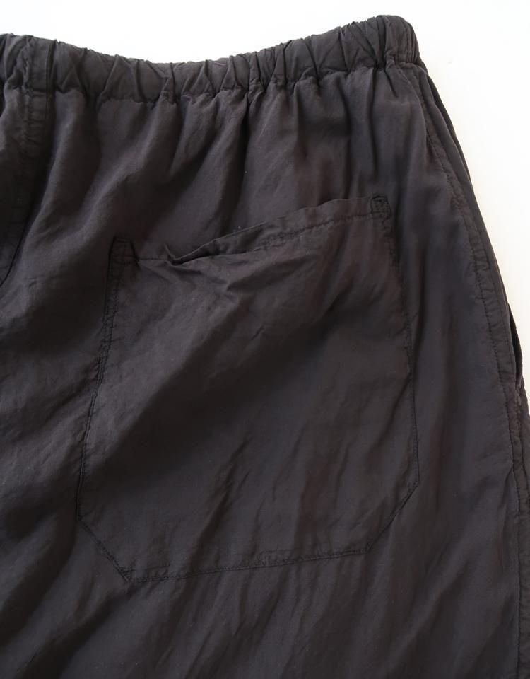 COMOLI】 シルク製品染ドローストリングパンツ / B01-03016