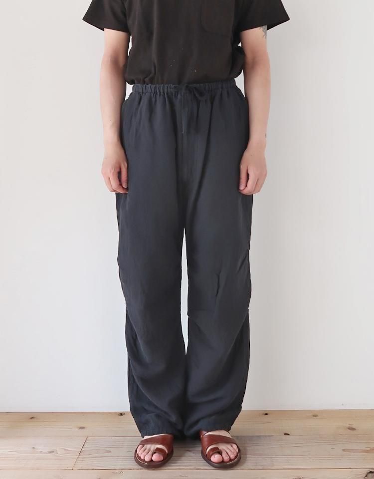 COMOLI】 フェードブラックニータックパンツ / B01-03018｜kink