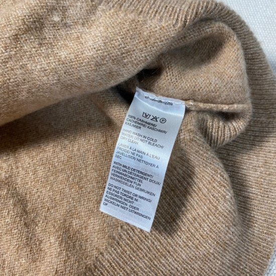 NOS 00's- Saks Fifth Avenue cashmere v neck sweater - VINTAGE CLOTHES &  ANTIQUES 