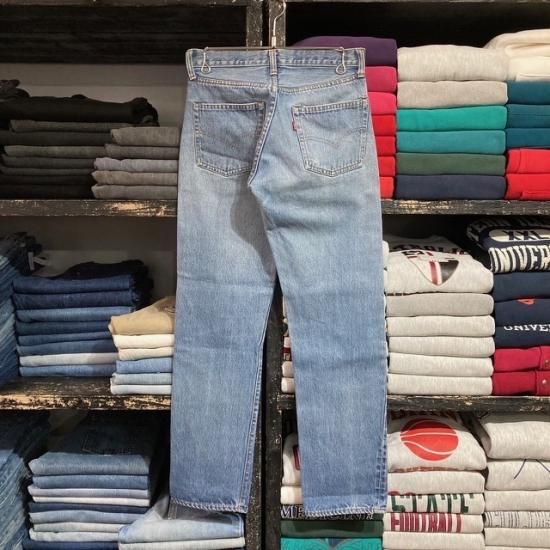 80 Levi