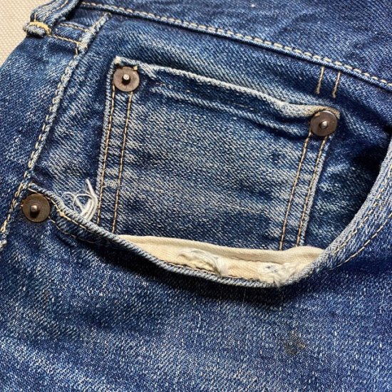 Late 50's-Early 60's Levi's 501XX with concealed rivets and off set center  belt loop - VINTAGE CLOTHES & ANTIQUES 