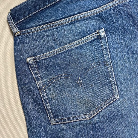 Late 50's-Early 60's Levi's 501XX with concealed rivets and off 