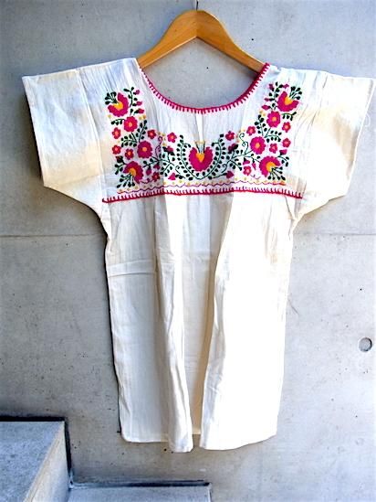 メキシコ レディース 刺繍服 チュニック メキシコ 民芸品 日用品 雑貨店 トンボラ Tombola 通販 フォークアート ビンテージ メキシコ レディース 刺繍服 チュニック メキシコ 民芸品 日用品 雑貨店 トンボラ Tombola 通販 フォークアート ビンテージ