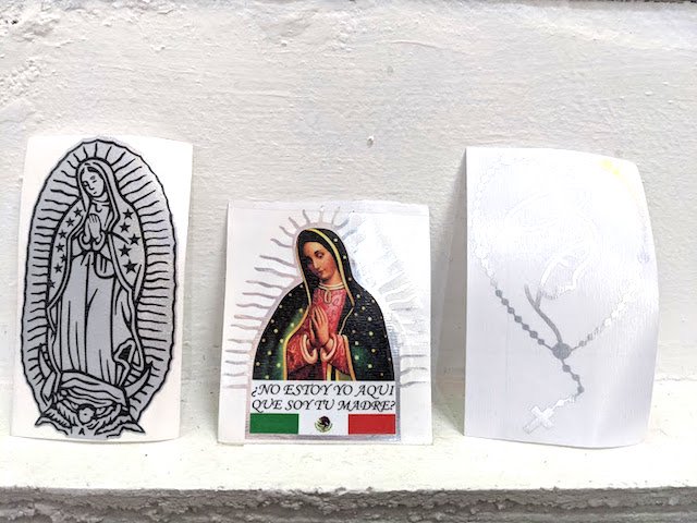 グアダルーペ マリア ステッカー チカーノ 聖母 - メキシコ雑貨と