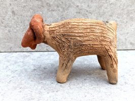 オアハカ アツォンパ 陶器 チア人形  [赤ヒツジ 15cm] 
																													