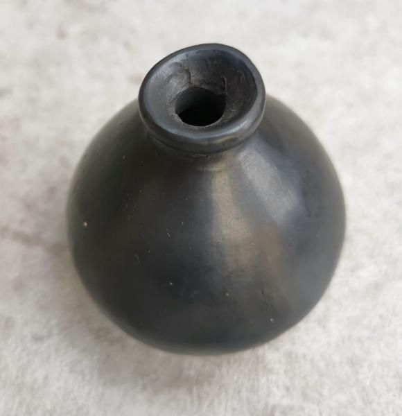 希少品。メキシコ・オアハカ黒陶器（DonaLosa作）