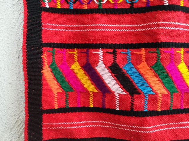 グアテマラ刺繍タペストリー|ビンテージ|鳥文様 - メキシコ雑貨とメキシコの民芸店 トンボラ 通販 フォークアート クラフト ビンテージ