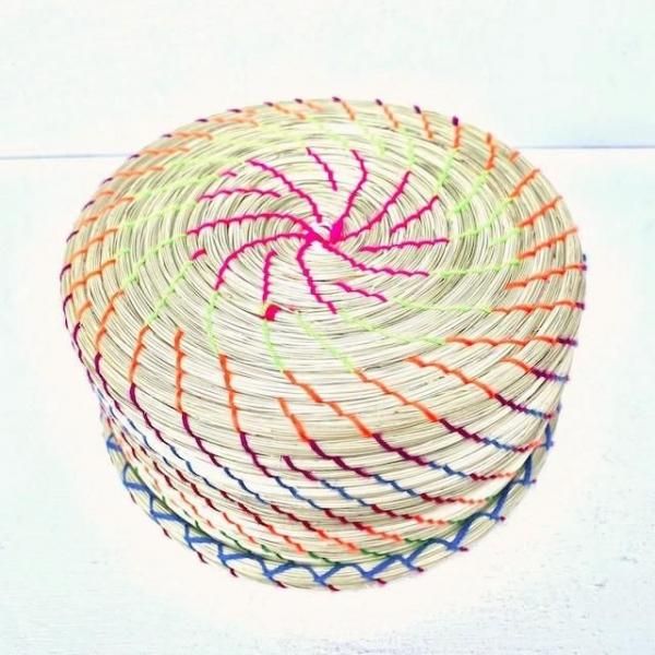 メキシコ バスケット わら製 メキシコ/藁】レインボーカラーバスケット（お皿タイプ・ミックス