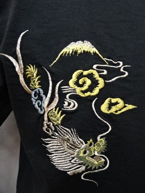 テーラー東洋　SUKA T-SHIRT EMBROIDERD　