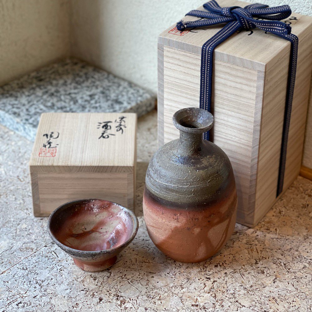 小西陶藏の作品】これで完璧！かせゴマと緋襷の通好み酒器セット - 陶古窯オンラインショップ