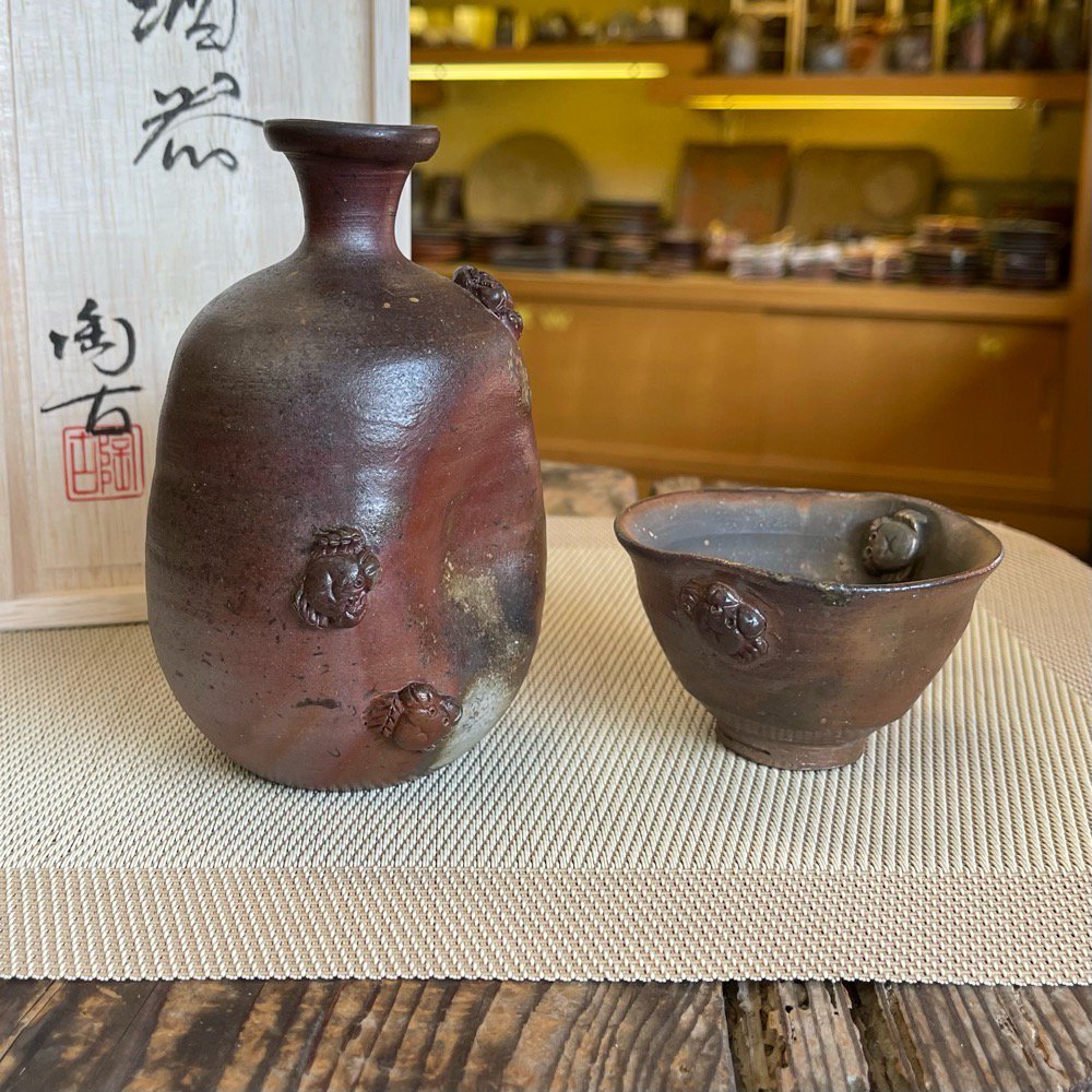 カニ付き徳利と盃の酒器セット（木箱） - 陶古窯オンラインショップ