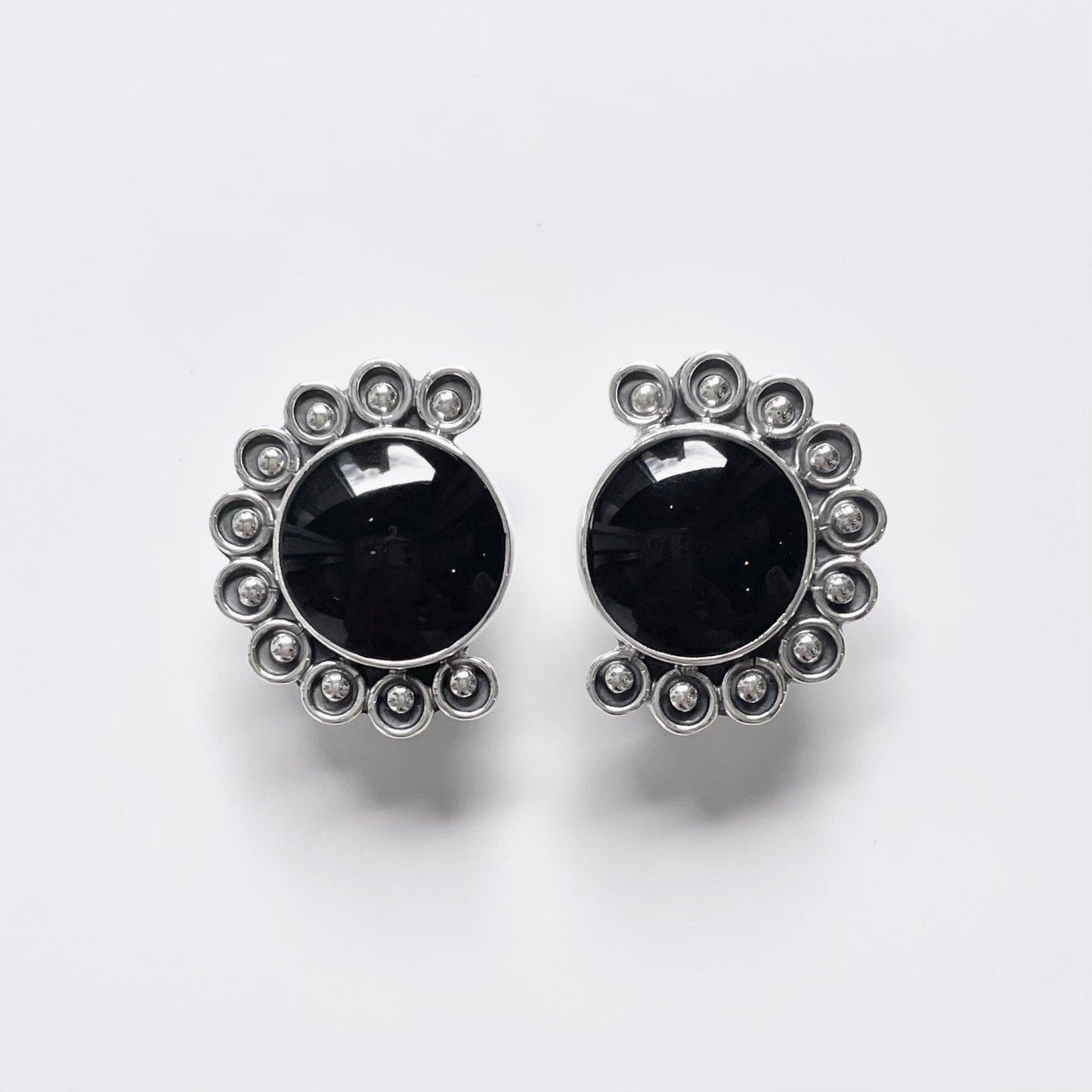 petite robe noire ピアス　フラワー