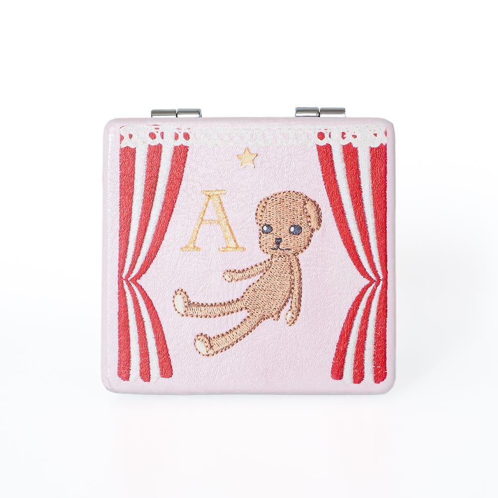 樋口橘先生監修の学園アリス公式コラボミラー「太鼓を叩くベア