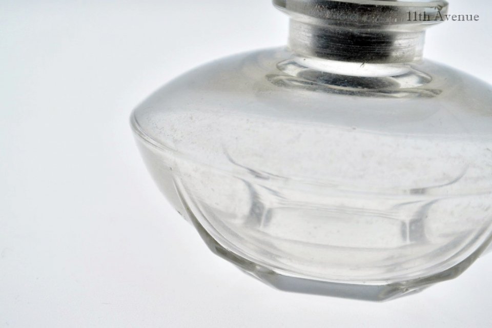 キャロン【Caron】「Narcisse Noir」（ナルシス・ノワール）香水瓶