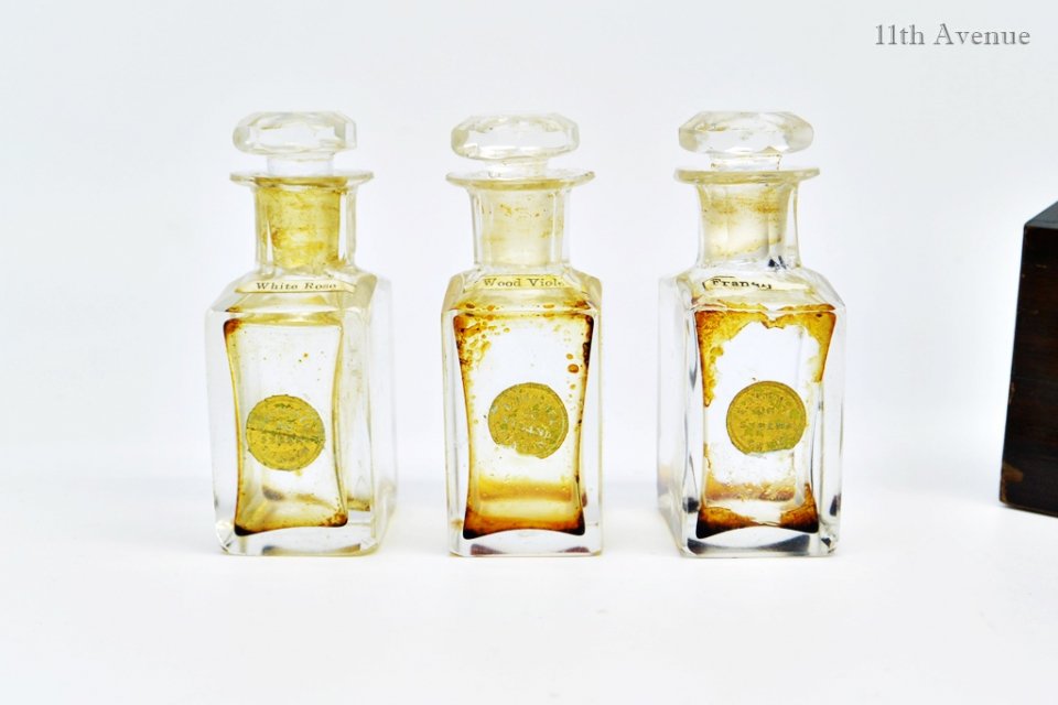リンメル【イギリス】アンティーク香水瓶セット - 西洋アンティーク 