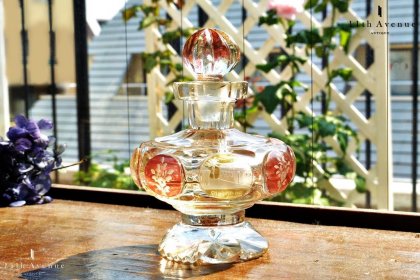 ボヘミア【アンティーク】グラヴィール装飾の香水瓶 - 西洋 
