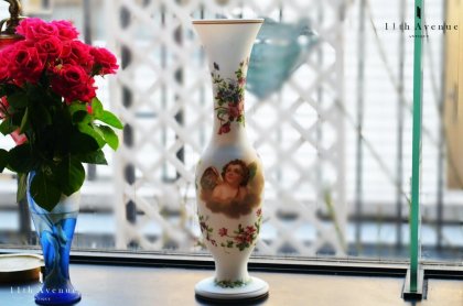 フランス【アンティーク】天使＆花文オパーリンガラス花瓶 - 西洋 