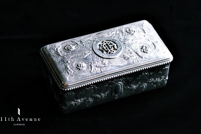 ジュール・ヴィエズ【フランス】ルネサンス＆ルイ16世様式　純銀製ボックス